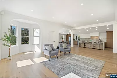 175 E Crescent Avenue, Allendale, NJ 07401 - Photo 2