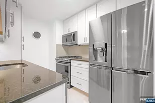 2000 Linwood Ave 5B, Fort Lee, NJ 07024 - Photo 4