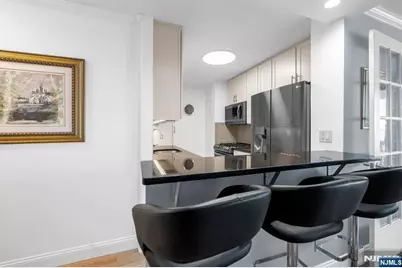 2000 Linwood Avenue 5B #5B, Fort Lee, NJ 07024 - Photo 6