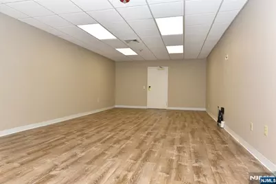 555 Goffle Road 220 #220, Ridgewood, NJ 07450 - Photo 8