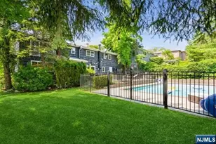 437 Summit St, Englewood Cliffs, NJ 07632 - Photo 24