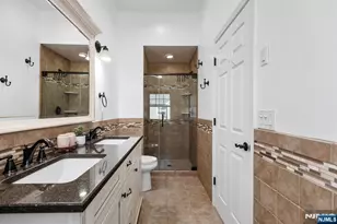 373 Kingston Ct 373, West New York, NJ 07093 - Photo 24