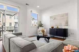 373 Kingston Ct 373, West New York, NJ 07093 - Photo 6