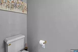 451 Hartford Dr 4052, Nutley, NJ 07110 - Photo 8