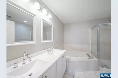 451 Hartford Drive 4052 #4052, Nutley, NJ 07110 - Photo 14