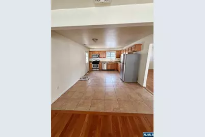 137 Norwood Avenue, Lodi, NJ 07644 - Photo 4