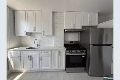 240 E Forest Avenue 2 #2, Teaneck Township, NJ 07666 - Photo 2
