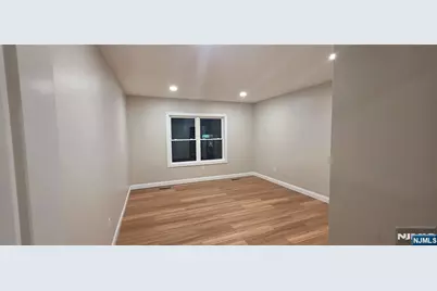 115 Wallington Avenue 2 #2, Wallington, NJ 07057 - Photo 6