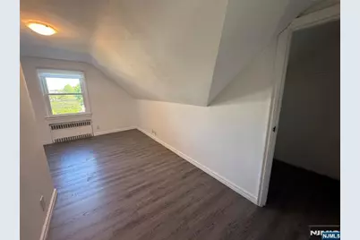 165 Oak Grove Avenue, Hasbrouck Heights, NJ 07604 - Photo 16
