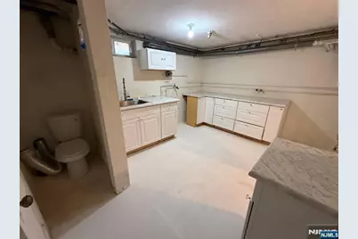 165 Oak Grove Avenue, Hasbrouck Heights, NJ 07604 - Photo 30