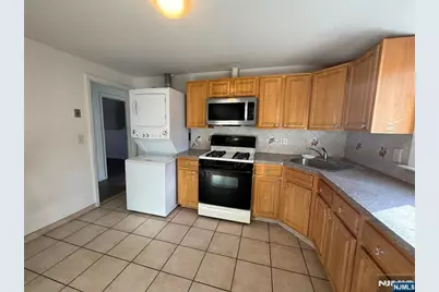 165 Oak Grove Avenue, Hasbrouck Heights, NJ 07604 - Photo 14