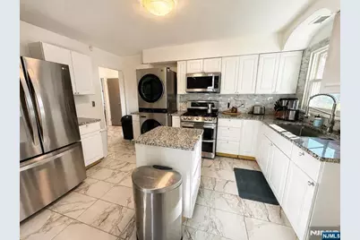165 Oak Grove Avenue, Hasbrouck Heights, NJ 07604 - Photo 2