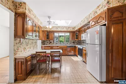 380 Howard Street, Washington Township, NJ 07676 - Photo 6