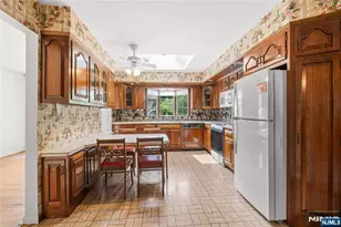 380 Howard St, Washington Township, NJ 07676 - Photo 6