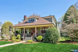 133 N Pleasant Ave, Ridgewood, NJ 07450 - Photo 2