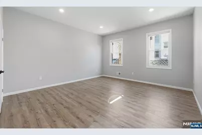 327 S Orange Avenue 1 #1, Newark, NJ 07103 - Photo 6