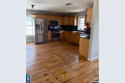 22 Broadway 2 #2, Hackensack, NJ 07601 - Photo 4