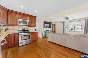 186 10th Ave, Hawthorne, NJ 07506 - Photo 10