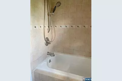 126 Hawthorne Avenue, Park Ridge, NJ 07656 - Photo 18