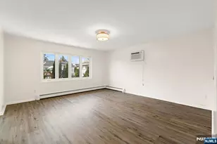 184 Central Ln 2, Secaucus, NJ 07094 - Photo 4