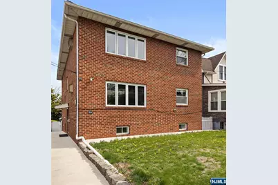 184 Central Lane 2 #2, Secaucus, NJ 07094 - Photo 1