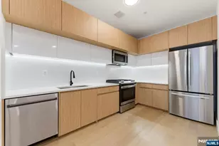 649 38th Street 203, Union City, NJ 07087 - Photo 8