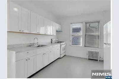 649 New Jersey Avenue, Lyndhurst Township, NJ 07071 - Photo 18