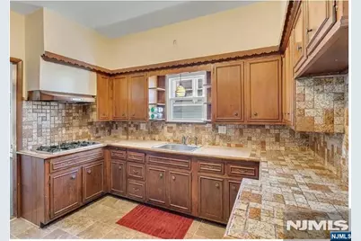 649 New Jersey Avenue, Lyndhurst Township, NJ 07071 - Photo 10