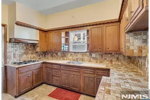 649 New Jersey Ave, Lyndhurst Township, NJ 07071 - Photo 10