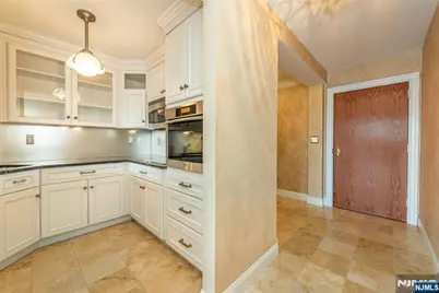 300 Main Street 915 #915, Little Falls Township, NJ 07424 - Photo 4