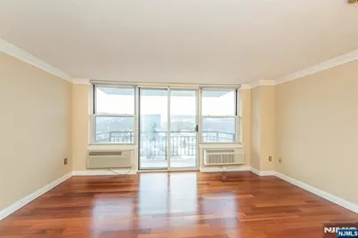 300 Main Street 915 #915, Little Falls Township, NJ 07424 - Photo 12