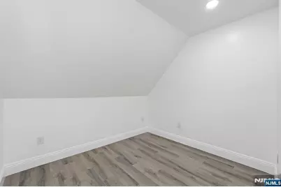 31 Saint Moritz Place, Wayne, NJ 07470 - Photo 18