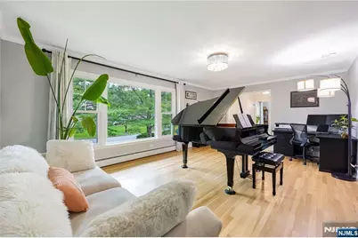 68 Burnwood Lane, Upper Saddle River, NJ 07458 - Photo 8