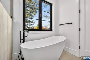 395 Hickory Ave, Paramus, NJ 07652 - Photo 20