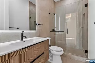 395 Hickory Ave, Paramus, NJ 07652 - Photo 24