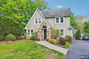 243 Lincoln Ave, Ridgewood, NJ 07450 - Photo 2