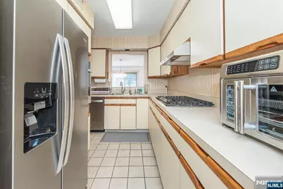 141 Wedgewood Drive 18 #18, Woodland Park, NJ 07424 - Photo 6