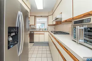 141 Wedgewood Dr 18, Woodland Park, NJ 07424 - Photo 6