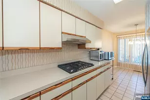 141 Wedgewood Dr 18, Woodland Park, NJ 07424 - Photo 8