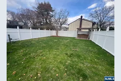 81 Maple Avenue, Springfield, NJ 07081 - Photo 24
