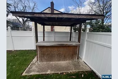 81 Maple Avenue, Springfield, NJ 07081 - Photo 22