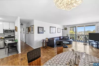 2000 Linwood Avenue 6C #6C, Fort Lee, NJ 07024 - Photo 2