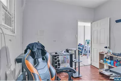 61 Victoria Avenue, Newark, NJ 07104 - Photo 4