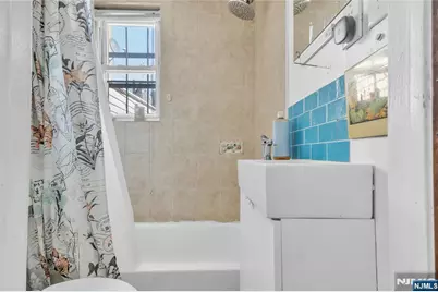 61 Victoria Avenue, Newark, NJ 07104 - Photo 10