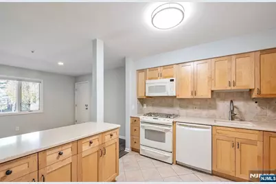 218 Orchard Park, Allendale, NJ 07401 - Photo 8