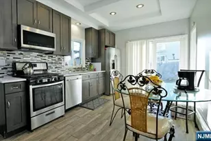 402 N 3rd St, East Newark, NJ 07029 - Photo 2