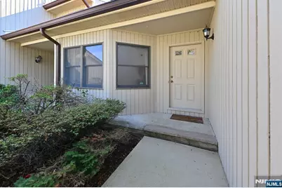 47 Bentley Drive, Franklin Lakes, NJ 07417 - Photo 2