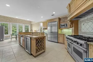 1 Euclid Rd, Fort Lee, NJ 07024 - Photo 10