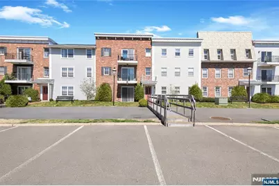 1003 Unicorn Way H1 #H1, Clifton, NJ 07011 - Photo 1
