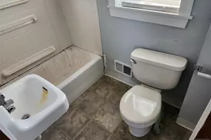 5 Locust St, Wanaque, NJ 07420 - Photo 2